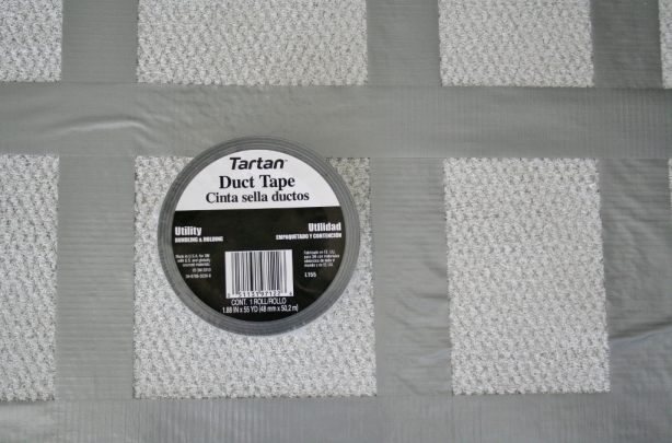 painting-a-rug-duct-tape